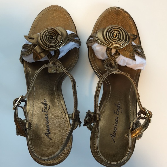 Vintage Metallic Bronze Kitten Heels - Picture 9 of 13